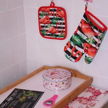 Apartment Pink Flamingo Nest - Unique Design Senta