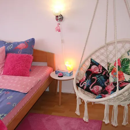 Pink Flamingo Nest - Unique Design Apartment *