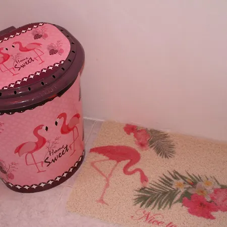 Pink Flamingo Nest - Unique Design Senta